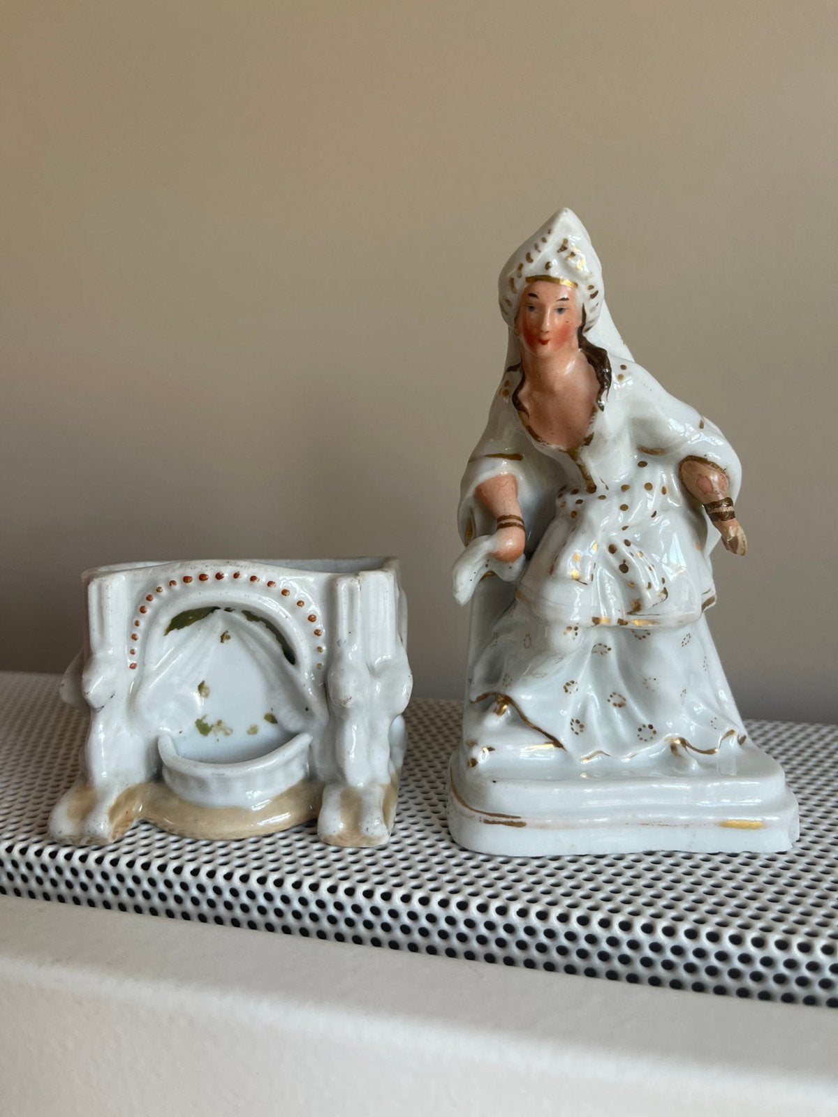 Antiek porselein Beeldje Sultane & Bakje (Jacob Petit stijl), Ophalen of Verzenden