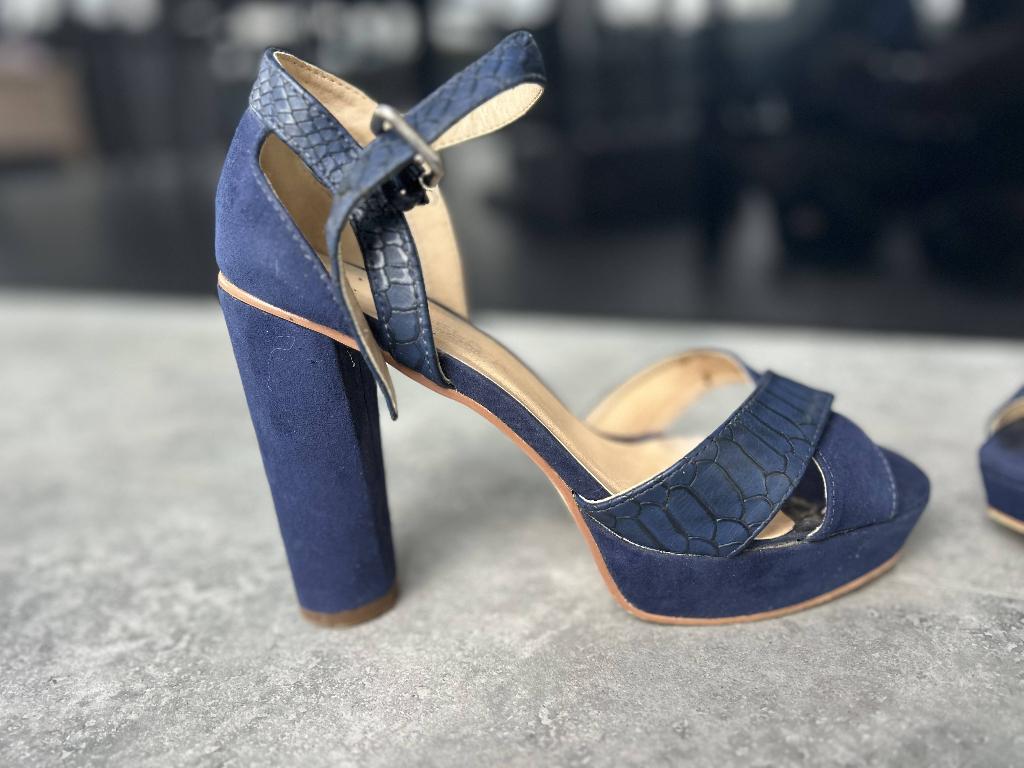 Scandales à talons - Angela Thompson - Taille 40, Vêtements | Femmes, Enlèvement ou Envoi, Chaussures à haut talons, Porté, Bleu