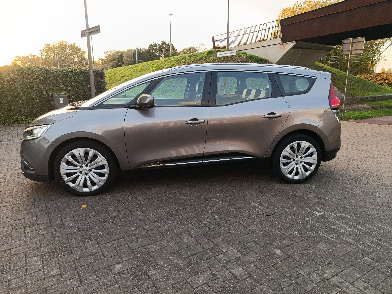 Renault Grand Scénic 1.2 Essence 2017
 Première inscrip, Autos, Achat, Euro 6, 7 places, Boîte manuelle