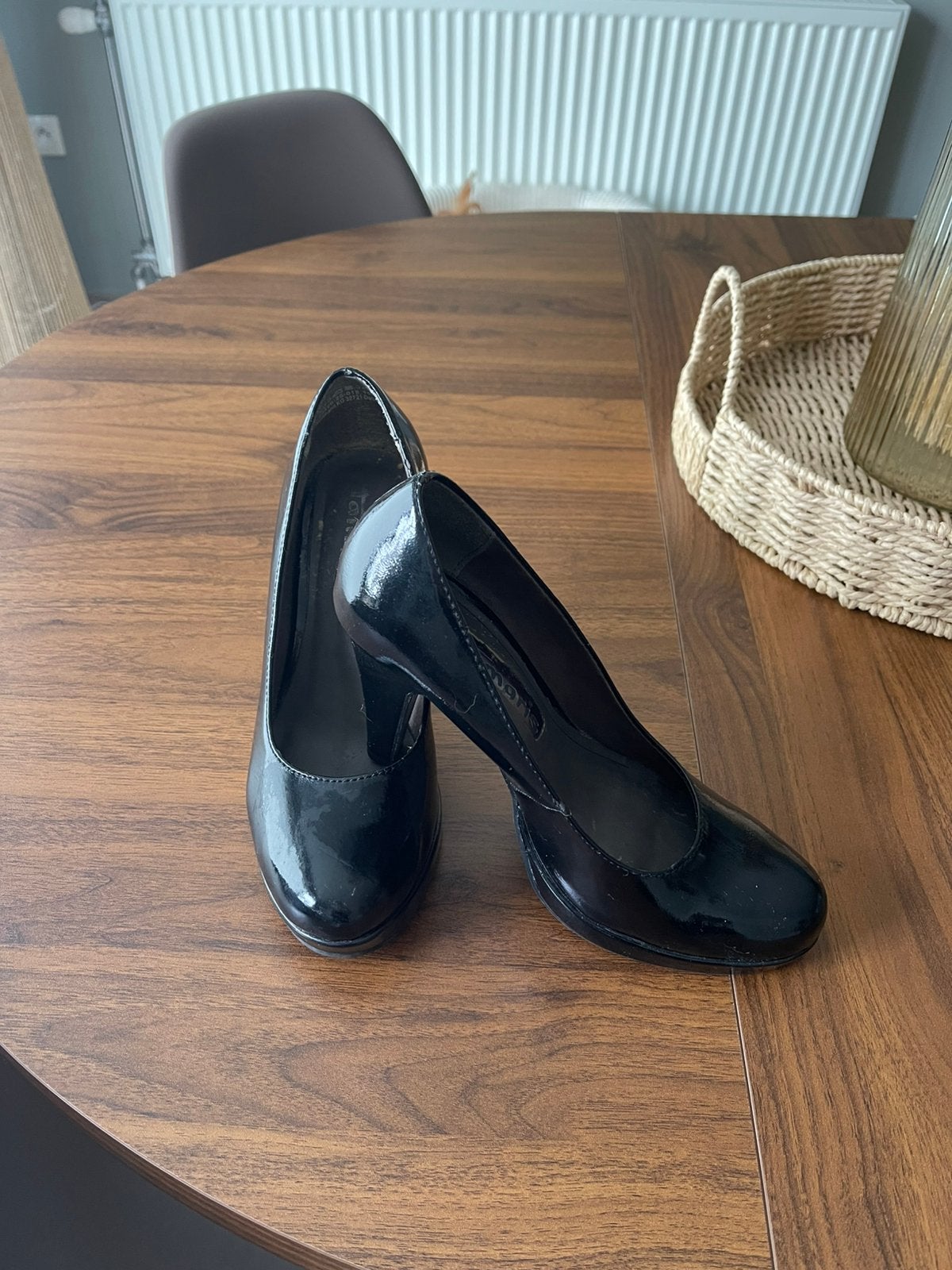 Zwart gelakte schoenen van Tamaris. Maat 38, Kleding | Dames, Schoenen, Ophalen, Pumps, Zwart, Gedragen