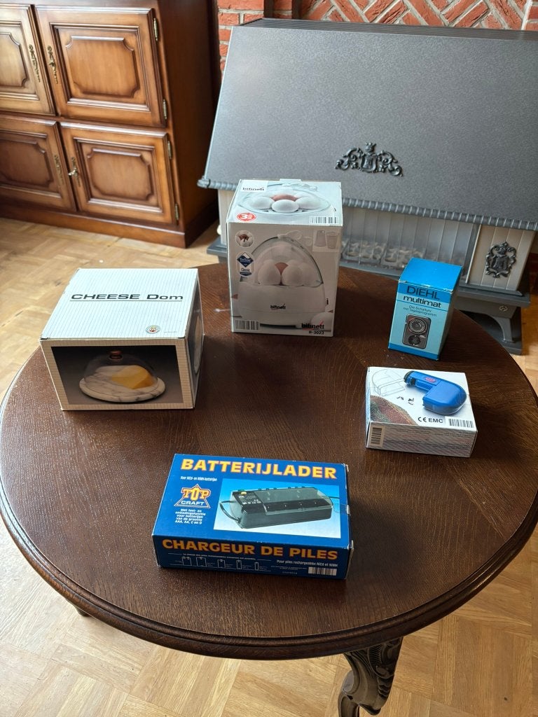 Lot keukengerij en -electronica, Ophalen