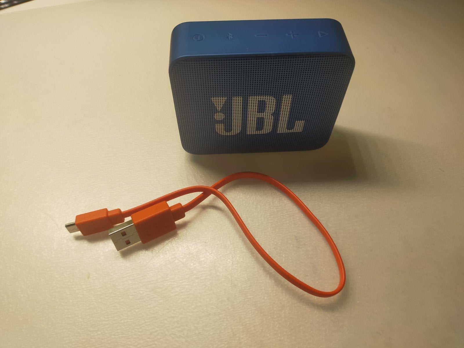 JBL GO2 Luidspreker In Goede Staat, Inclusief oplader, Ophalen of Verzenden, Zo goed als nieuw, JBL