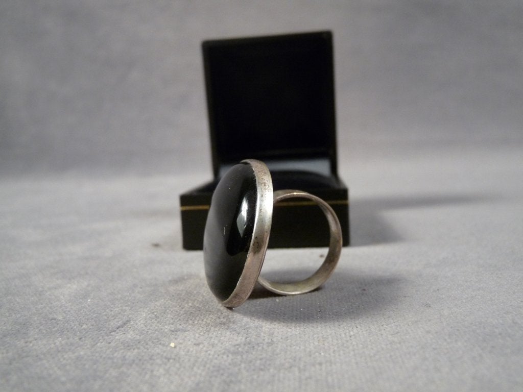 Zilveren ring met grote onyx, Handtassen en Accessoires, Ringen, Ophalen of Verzenden, Zilver