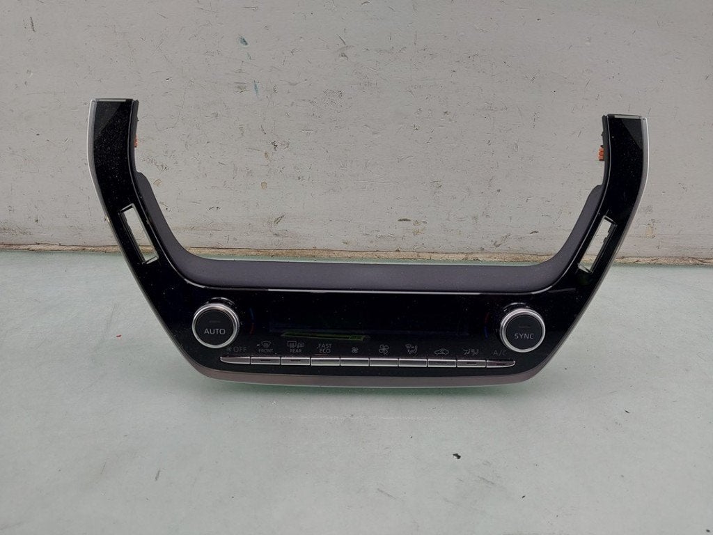 BEDIENINGSPANEEL VERWARMING Toyota Corolla Cross (01-2020/-), Gebruikt, Kundenbetreuung@toyota.de, Toyota, Toyota-Allee 2
50858  Köln, DE