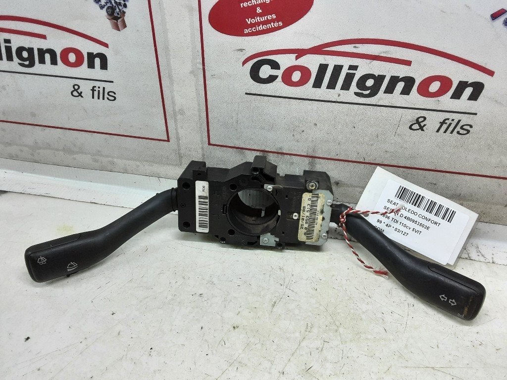 COMMUTATEUR Seat Toledo (1M2) (01-1998/05-2006) (8L0953513G), Mevr. I. Hauben, Utilisé, Rue de l'Espoir 34 34
4030  GRIVEGNÉE, BE