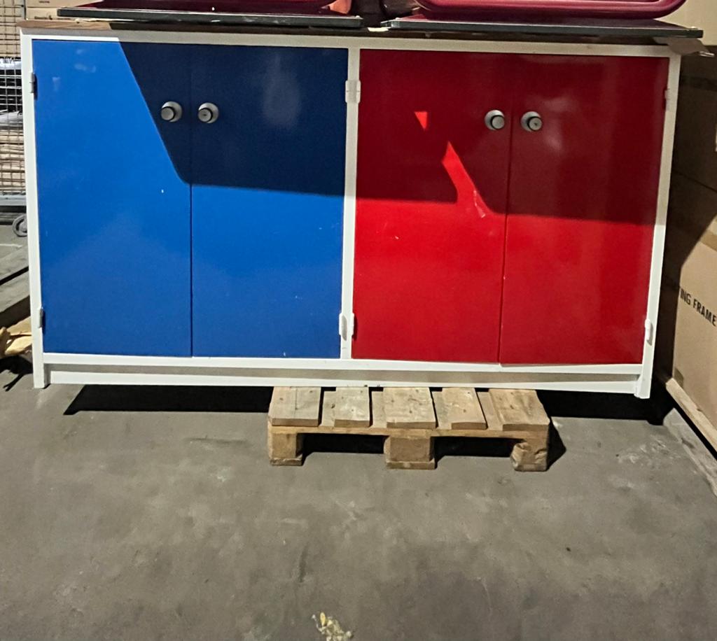Metalen kast - 4 deuren - Houten Blad - Hoogte 110 cm, Ophalen, Gebruikt, ., 100 tot 150 cm