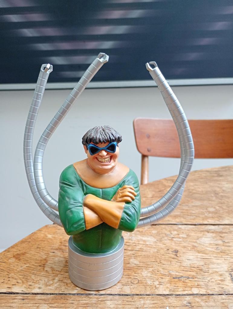 Doctor Octopus Marvel Mini-Bust by Bowen Designs, Verzamelen, Ophalen, Zo goed als nieuw, Overige typen