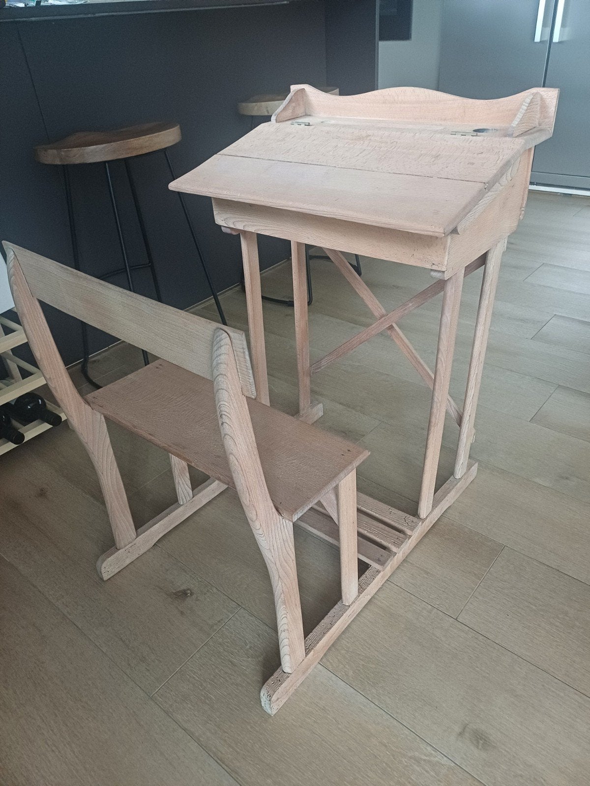 Vintage houten schoolbankje, Ophalen