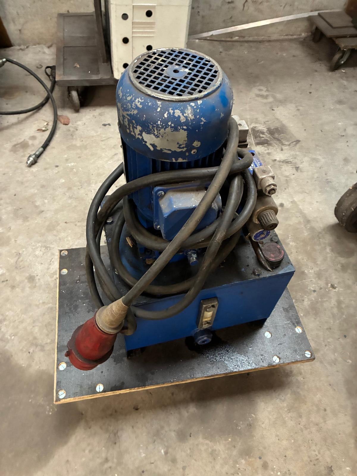 Hydrauliek pomp, Ophalen
