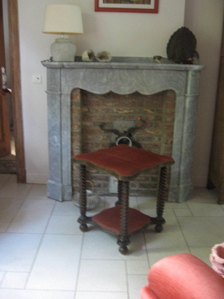 Table de salon retapée., Maison & Meubles, Tables | Tables d'appoint, 55 à 75 cm, Enlèvement, Utilisé, Bois