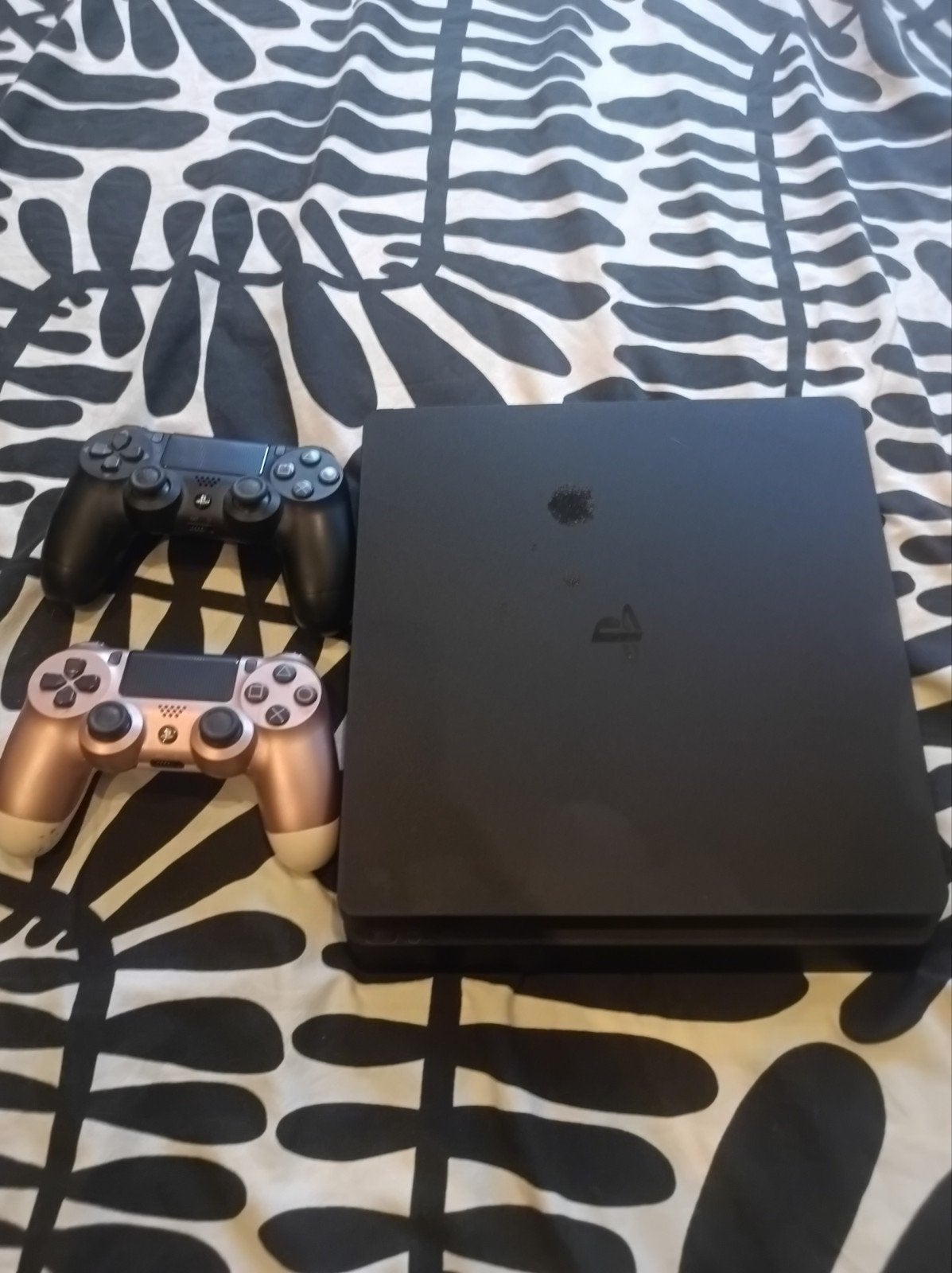 PS 4 1TB Met 2 consoles en 6 games, Ophalen