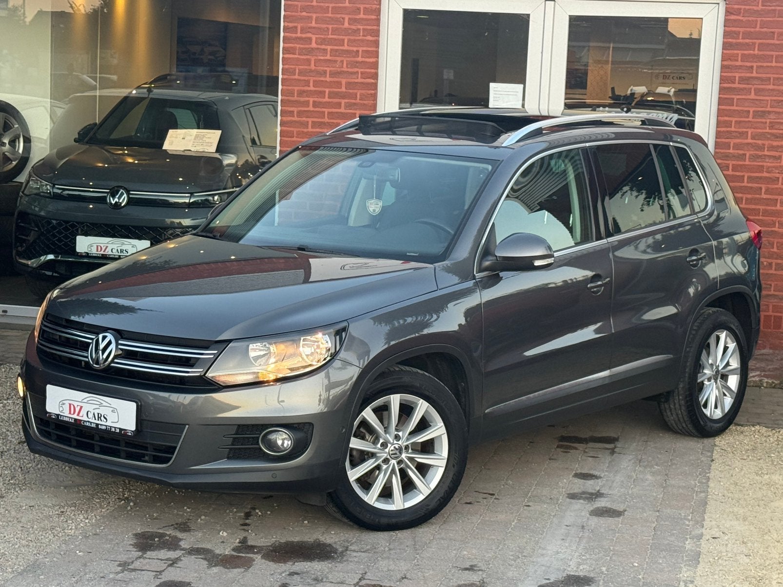 VOLKSWAGEN TIGUAN 2.0 TDI 110PK |NAVI | TOIT PANO | CUIR |, Autos, Volkswagen, Cuir, Argent ou Gris, Euro 6, Entreprise
