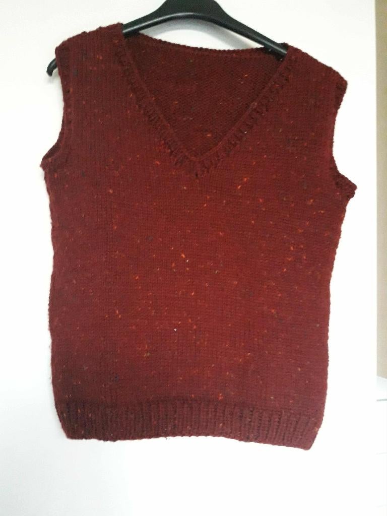 Met de hand gebreide  débardeur, zo goed als nieuw., Hobby & Loisirs créatifs, Tricot & Crochet, Enlèvement ou Envoi, Comme neuf