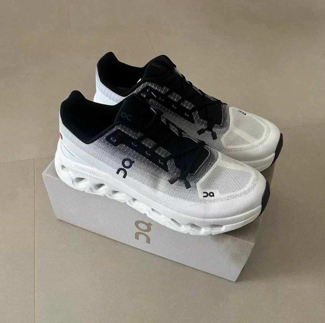 Chaussures On cloud neuf avec boite, Vêtements | Hommes, Chaussures, Enlèvement ou Envoi, Comme neuf