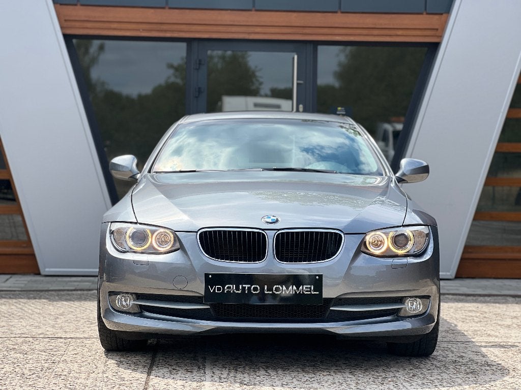 BMW E92 320i Coupé / 44000KM/ GARANTIE, Auto's, Euro 5, 1995 cc, Zwart, 4 cilinders