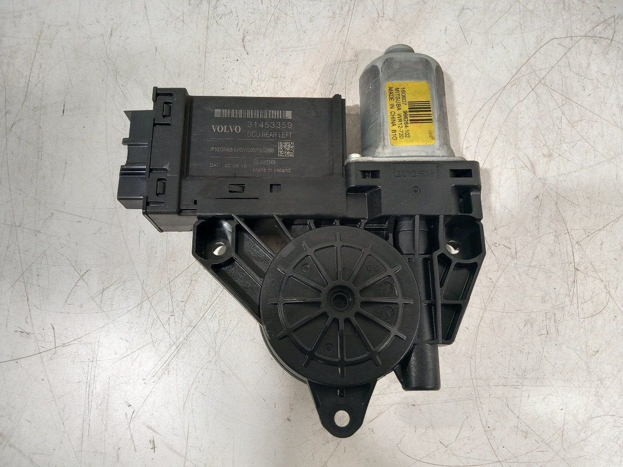 Motor raammechaniek elektrisch links achter Volvo XC90, Onderdelen@venauto.nl, Van der Ven Autorecycling B.V., Ettenseweg 76, 4706 PB Roosendaal, The Netherlands