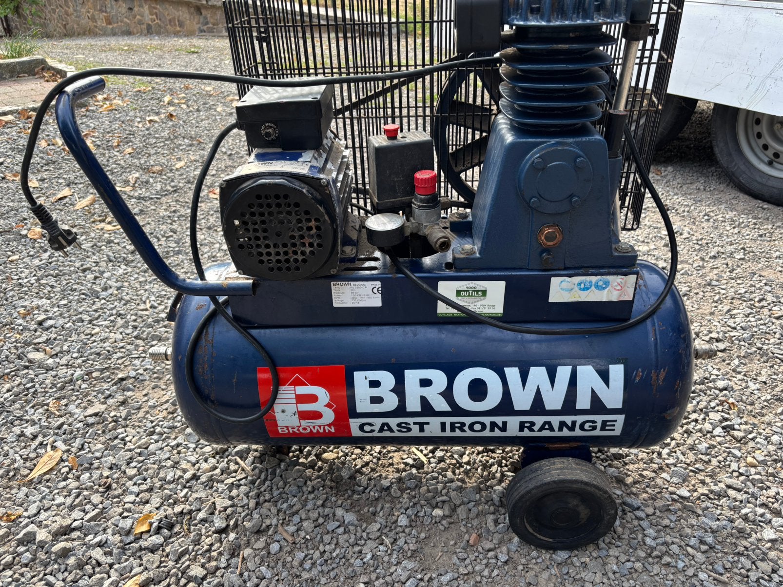 Compresseur brown 50l, Bricolage & Construction, Compresseurs, Réduction de bruit, Enlèvement, 25 à 100 litres, 800 litres/min ou plus