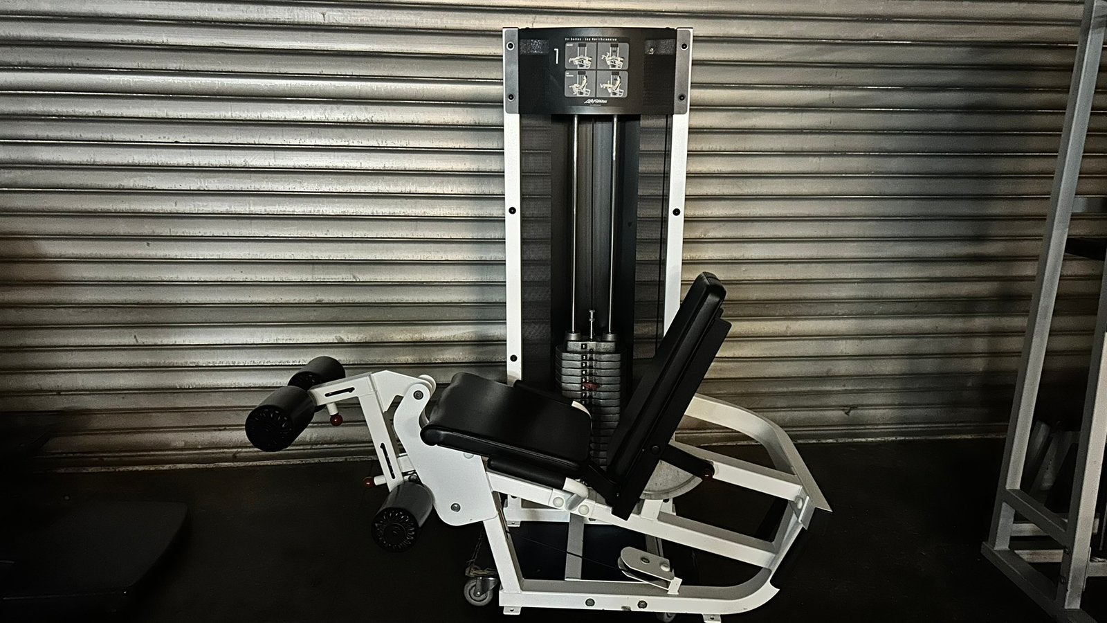 LIFE FITNESS LEG EXTENSION LEG CURL 2 IN 1, Ophalen of Verzenden