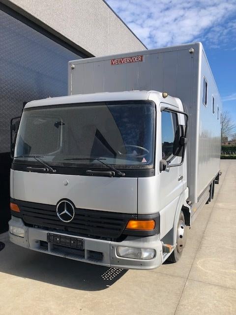 Atego 815 paardenvrachtwagen, Ophalen, Gebruikt, Aluminium, 3-paards trailer