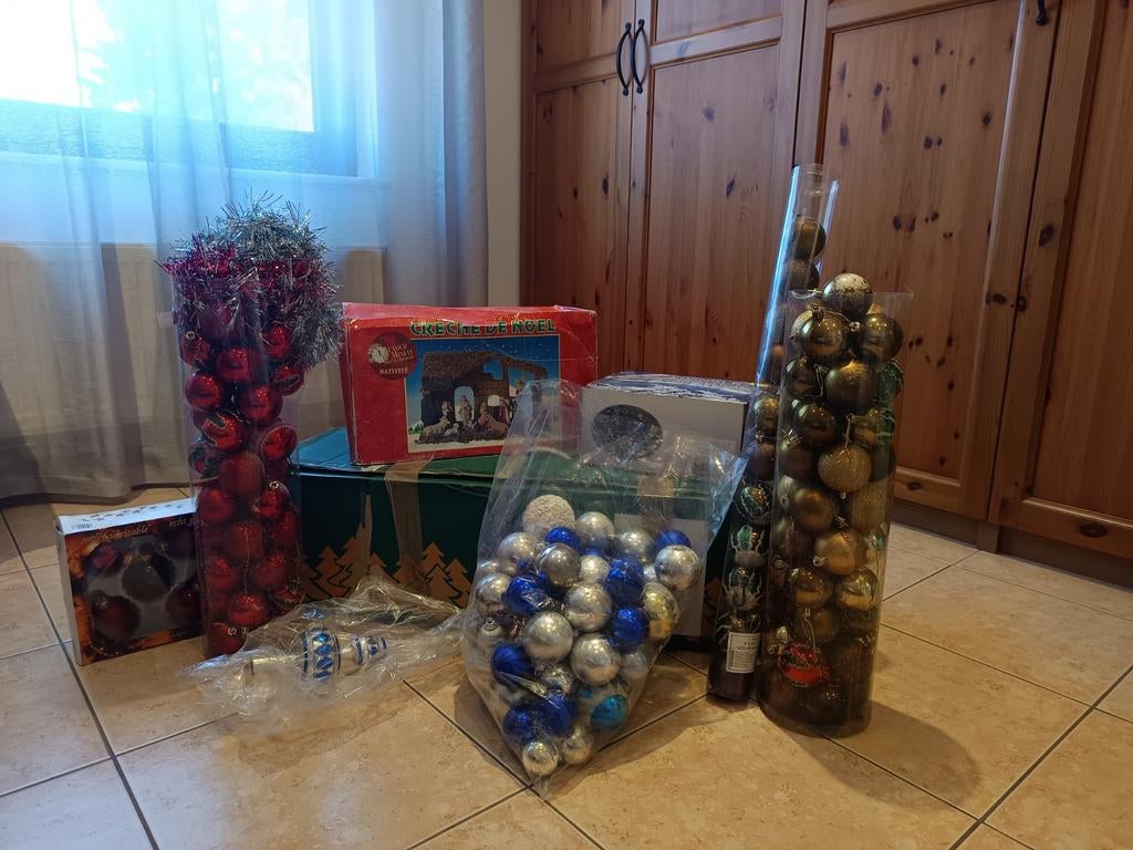 Kit Complet Noël : Sapin 1m80 + Grand Lot de Décorations + C, Divers