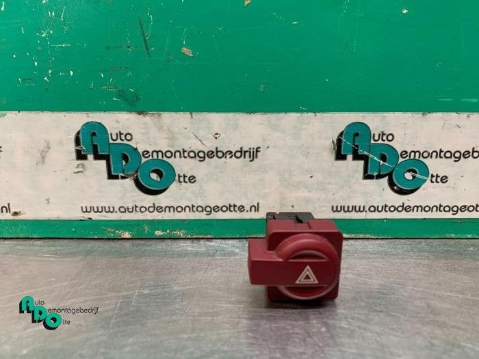 Commutateur éclairage d'urgence d'un Citroen C4 (C4 04-), -, 3 mois de garantie, Utilisé, -