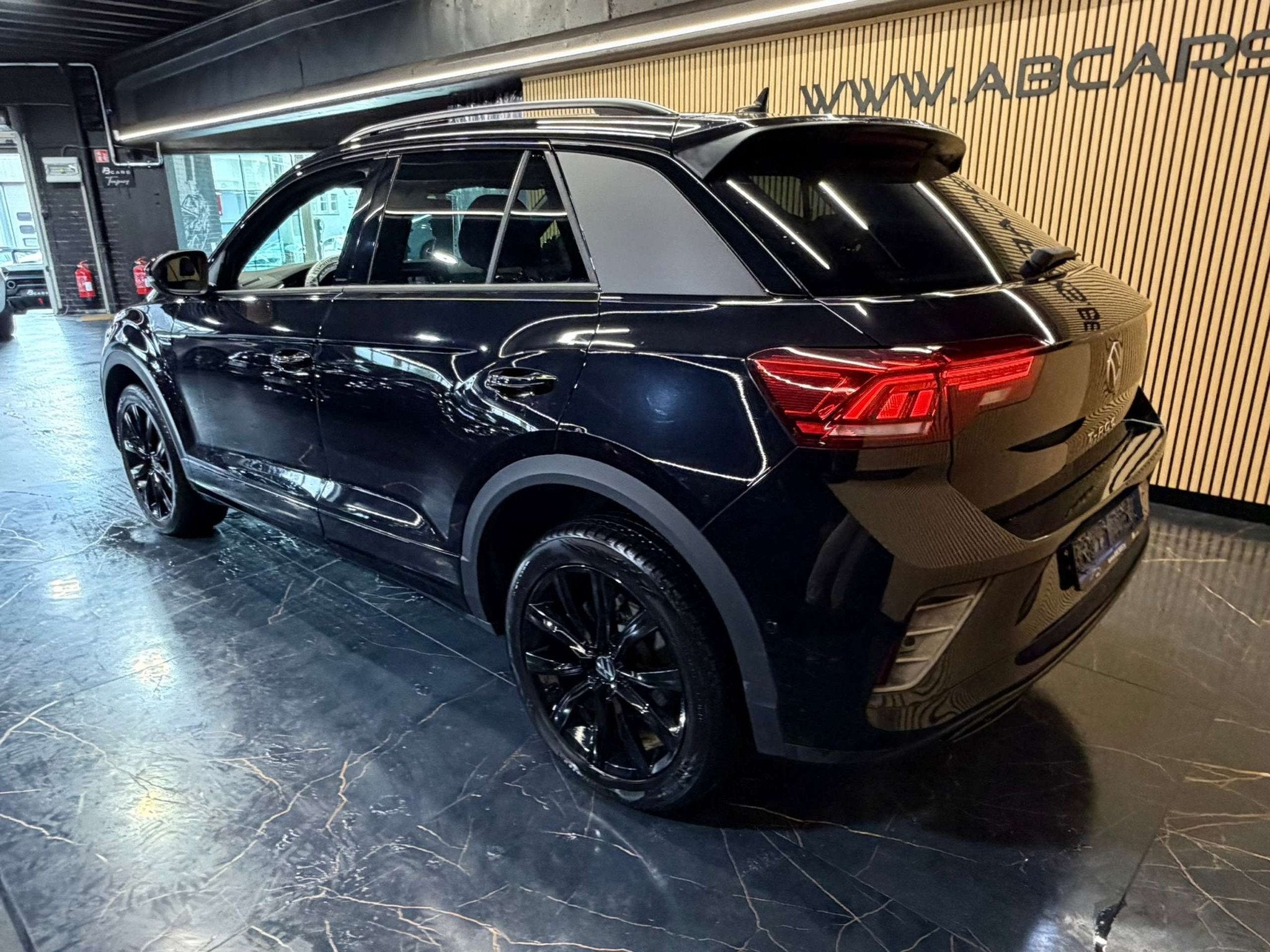 Volkswagen T-Roc 1.0 TSI R-Line * GARANTIE 12 MOIS * 1ER PRO, Auto's, Gebruikt, Alcantara, Bedrijf, 5 deurs