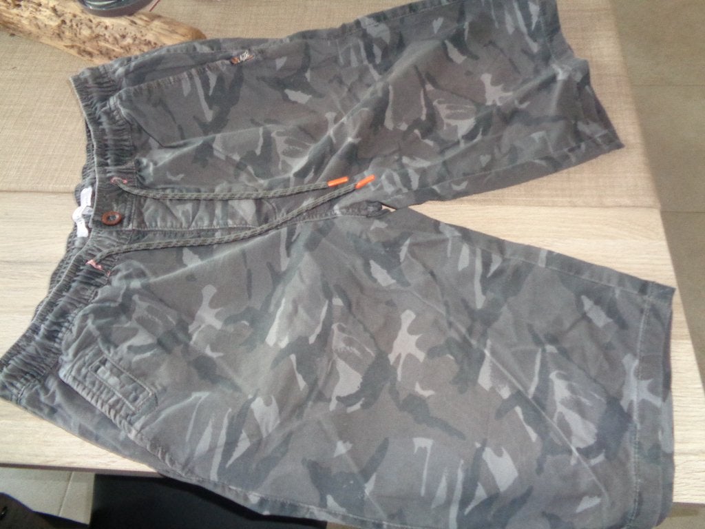 1 mooie heren driekwart broek, Kleding | Heren, Ophalen of Verzenden, Zo goed als nieuw, Overige maten, Meerkleurig