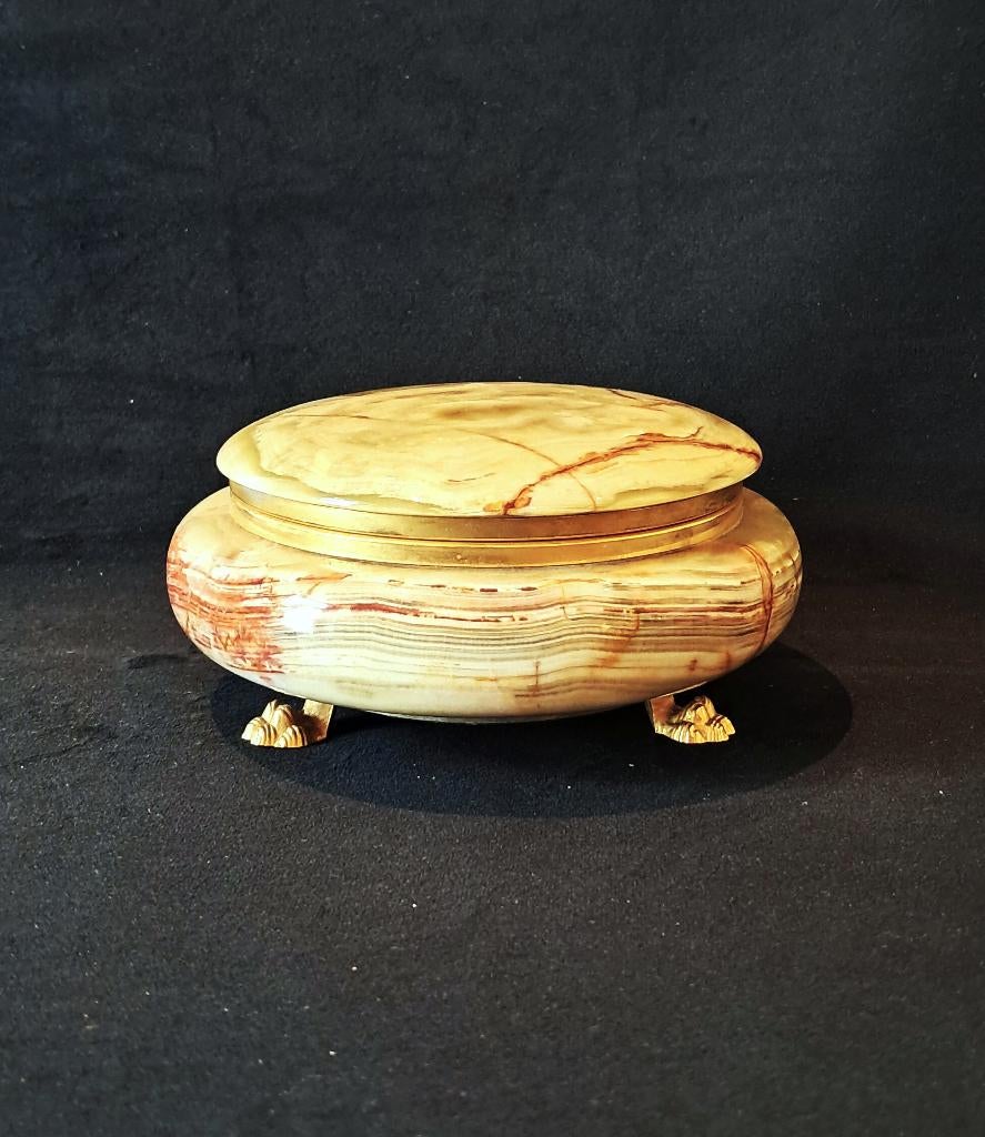 Ronde onyxdoos met leeuwenklauwpoten, Ophalen of Verzenden