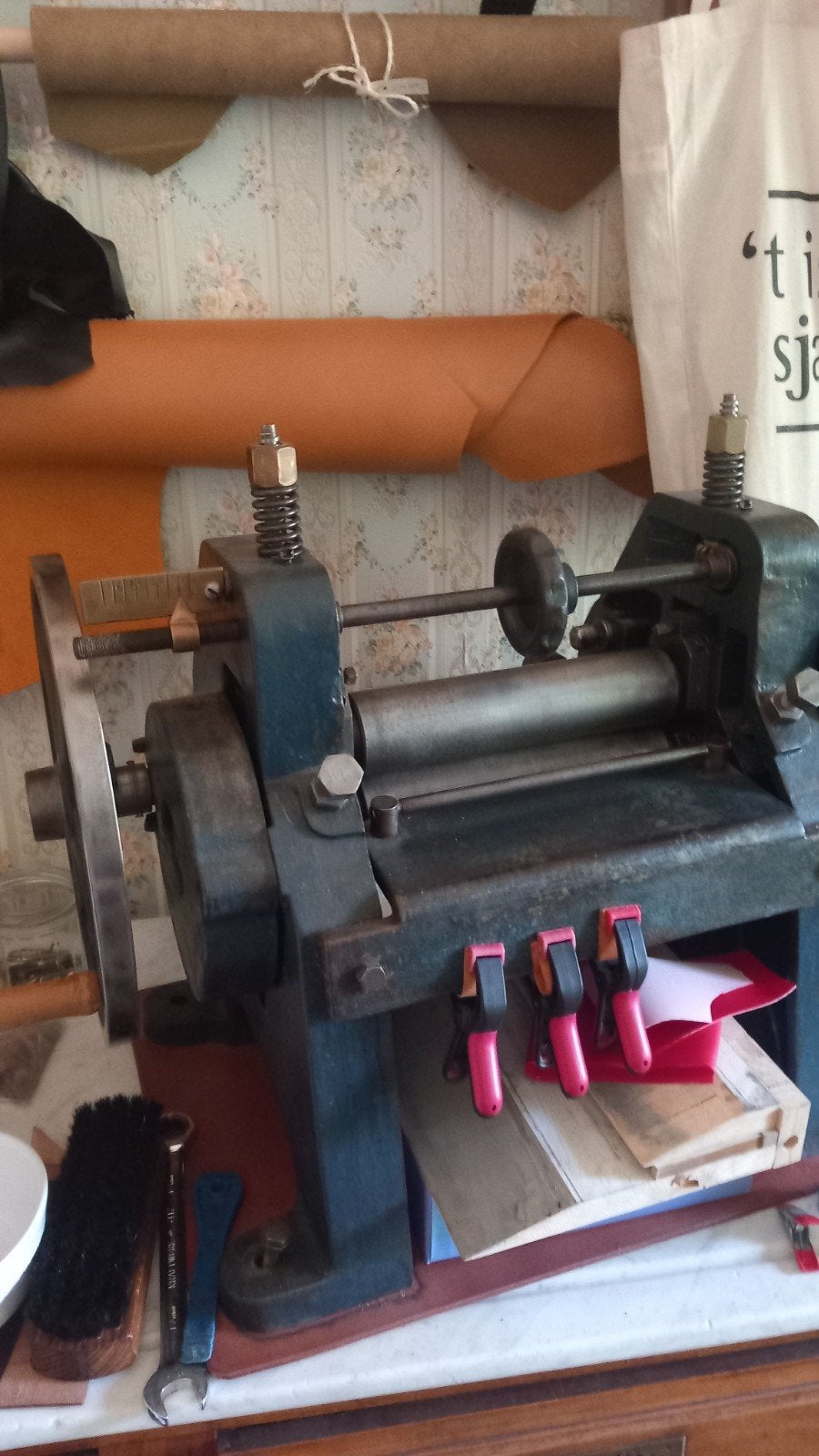 Schoenmaker , leerbewerker , schalm machine, Ophalen