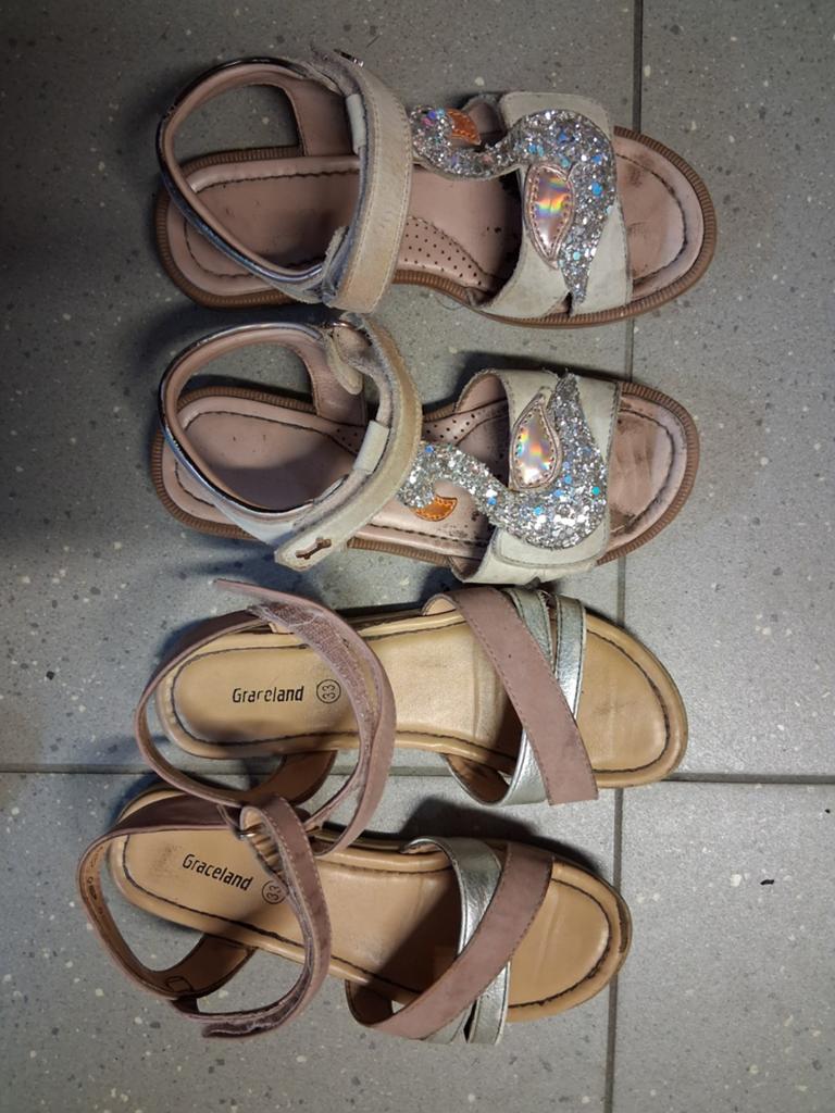 Kinder sandalen maat 33, Ophalen