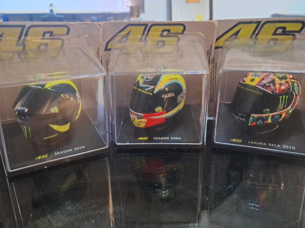 Casques miniature Valentino Rossi, Enlèvement