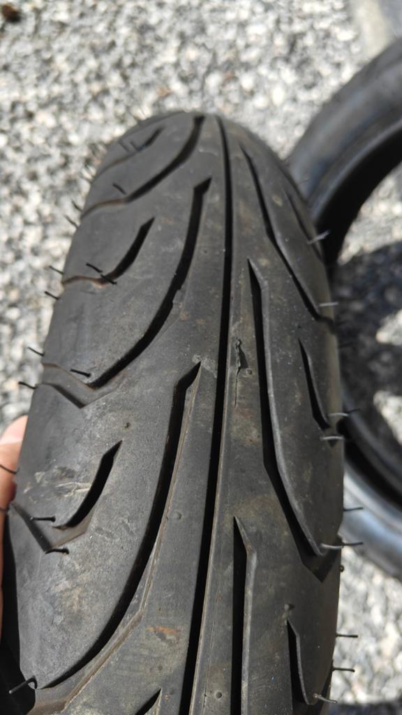 Pneus neufs 110/80/17 et 130/80/17Dunlop, Motos, Pièces | Toutes-marques, Enlèvement