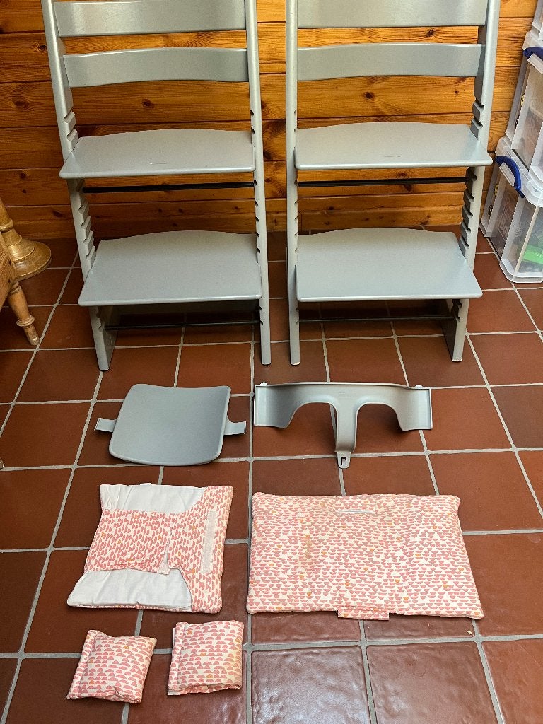 2 Stokke Tripp Trapp kinderstoelen | per stuk beschikbaar, Ophalen