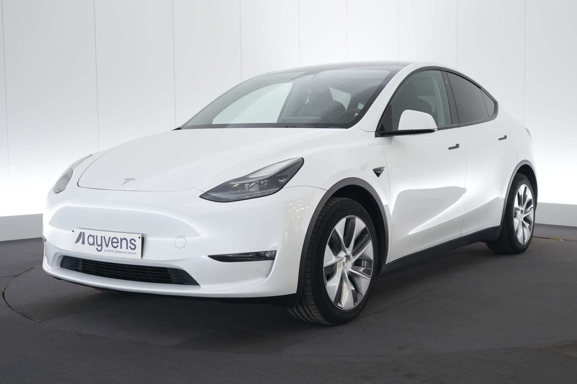 (2EDE100) TESLA MODEL Y, Achat, Phares entièrement LED, Entreprise, Carnet d'entretien