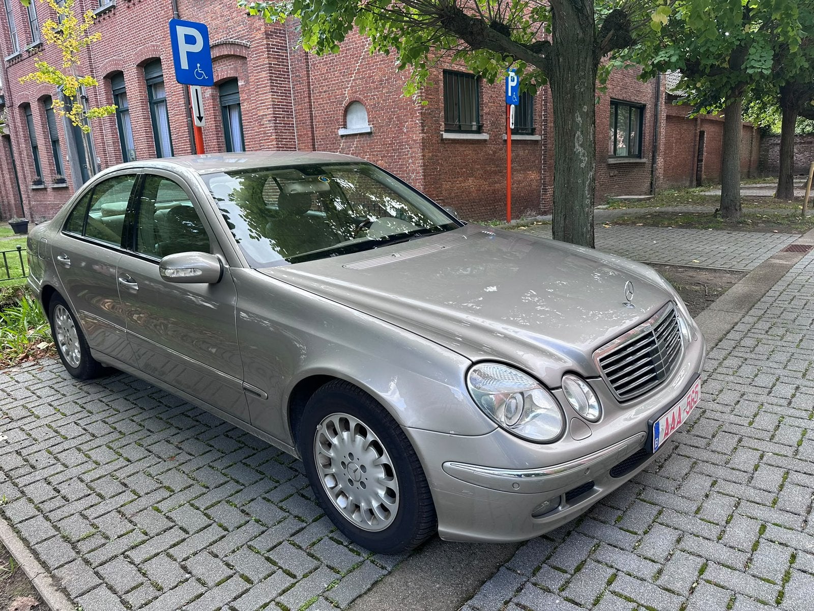 Mercedes E320 full optie Automaat 250.000km, Auto's, Automaat, Bedrijf, 5 deurs, 6 cilinders