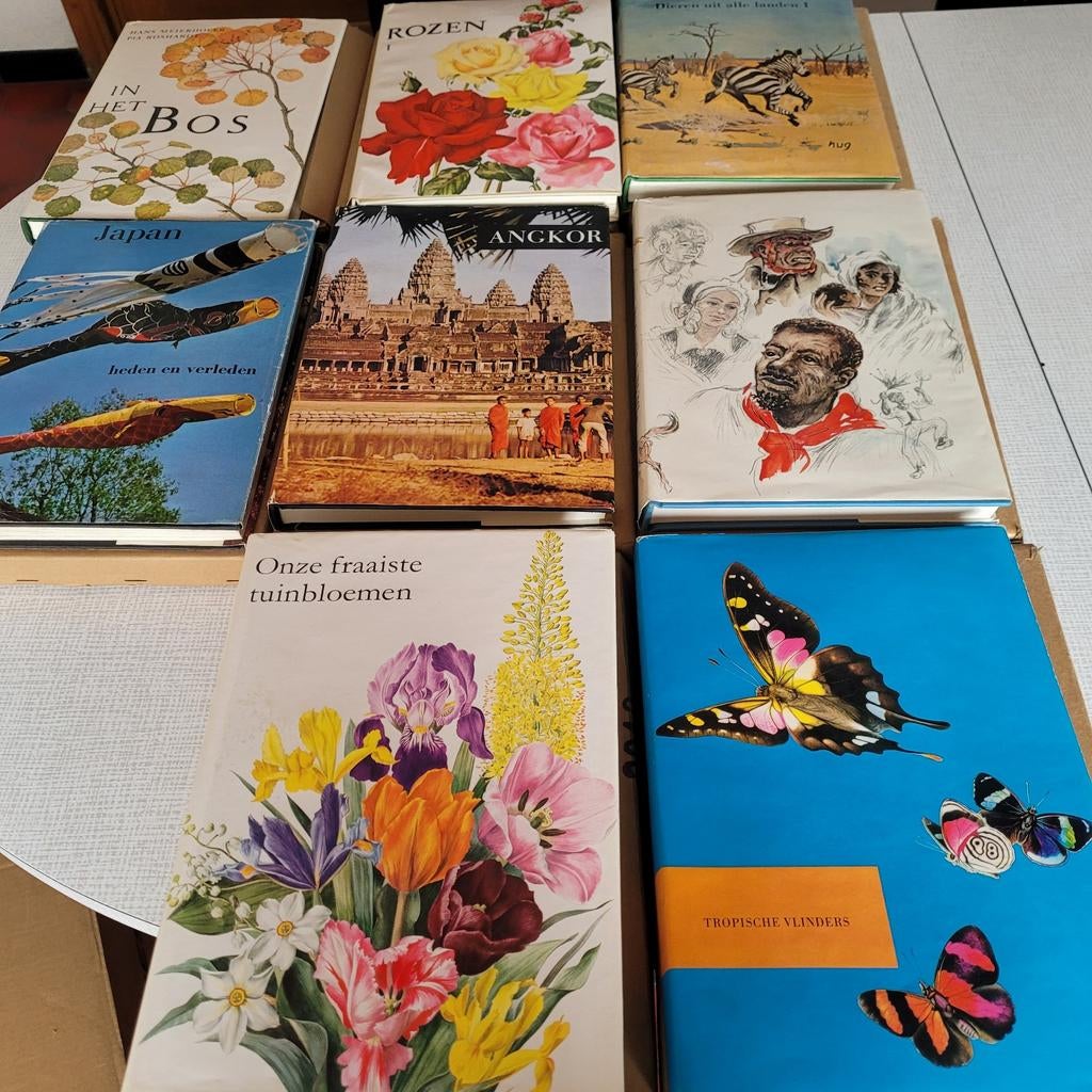8 Artis-Historia boeken:uitgave 1956--1967  30€ per stuk, Boeken, Ophalen