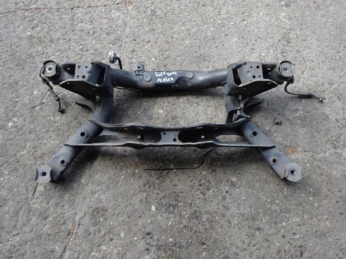 Subframe van een Volkswagen Golf, Auto-onderdelen, Gebruikt, -, Volkswagen, -