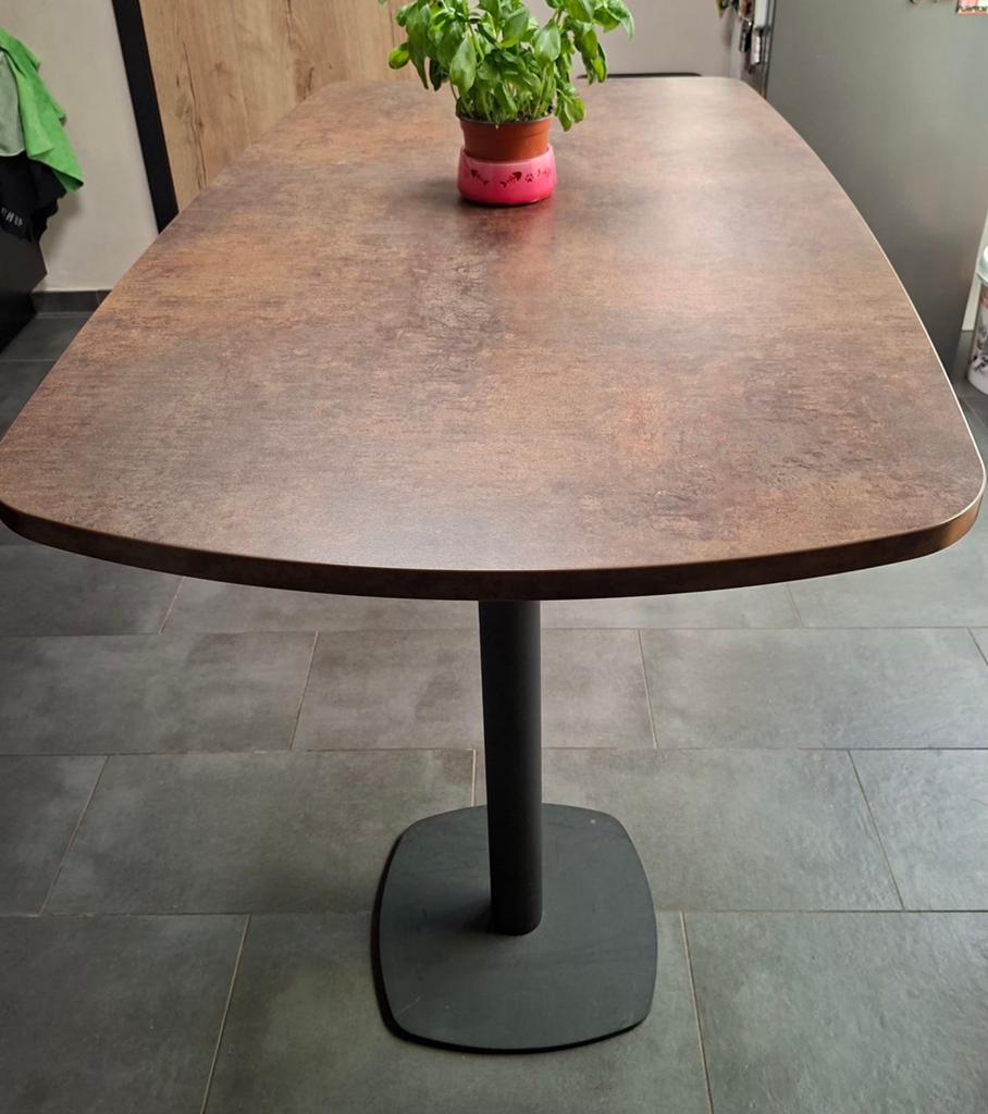 Hoge keukentafel