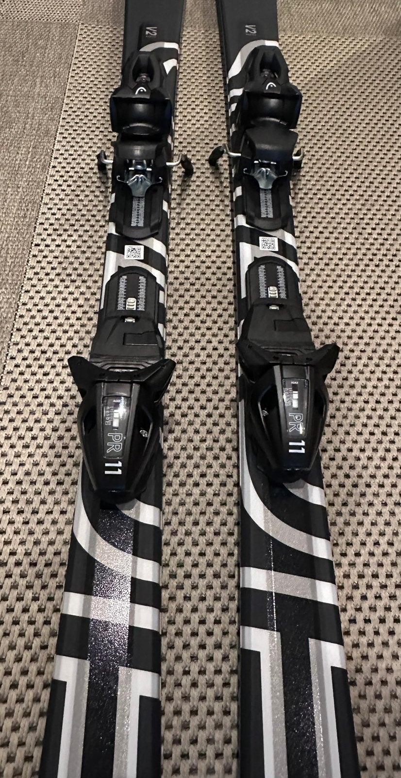 Ski Head Shape V2 + fix  - Neuf - 177, Sports & Fitness, Skis, Enlèvement, Head, Ski