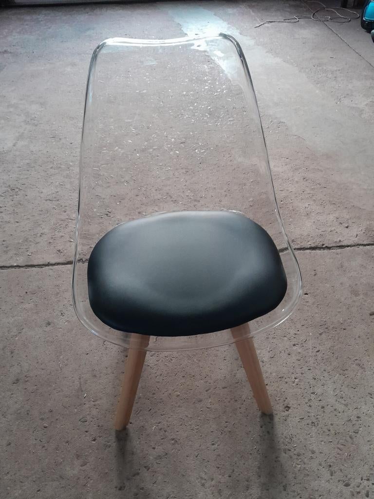 17 stoelen nieuw in de doos   Erica style, Huis en Inrichting, Stoelen, Ophalen