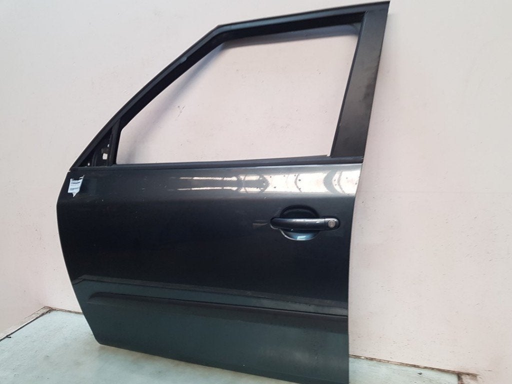PORTIER LINKS VOOR Skoda Fabia II Combi (|5J6831055|), Gebruikt, Deur, Voor, Info@skoda-auto.de