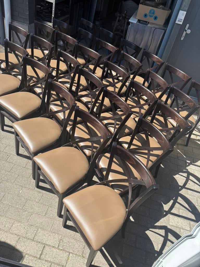 30 stoelen in perfecte staat, Ophalen, Gebruikt, Meubilair