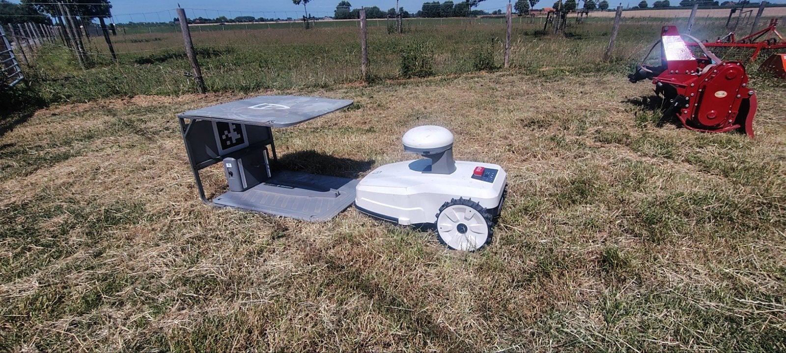 FJD FR4000 robotmaaier 4000m², Tuin en Terras, Robotmaaiers, Ophalen, Gebruikt, Bestuurbaar via app, Fjd