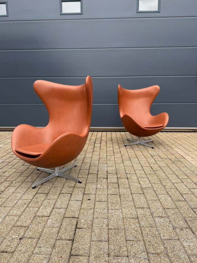 2 vintage Fritz Hansen Egg chair en cuir cognac, état NEUF !, Enlèvement ou Envoi, Cassina togo tecno sede b&b italia knoll vitra edra artifort cor