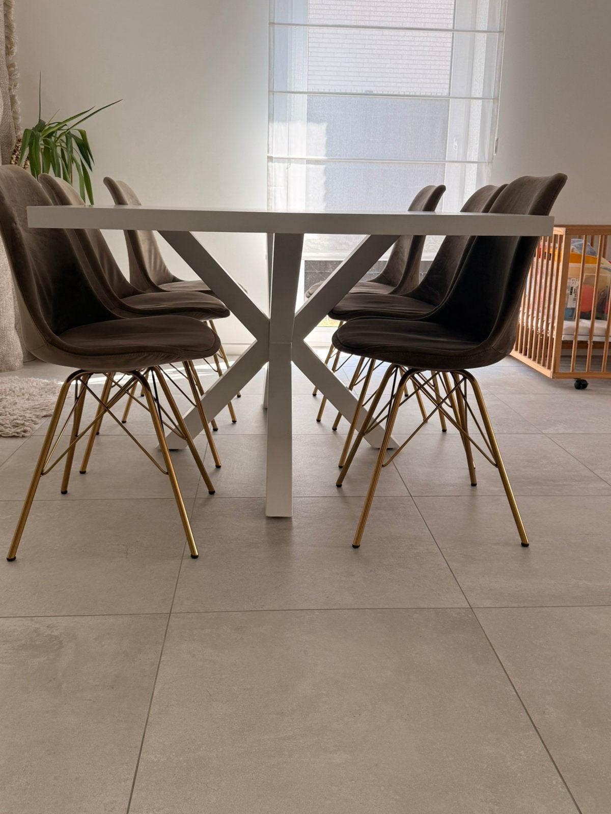 Eettafel Kave, Enlèvement