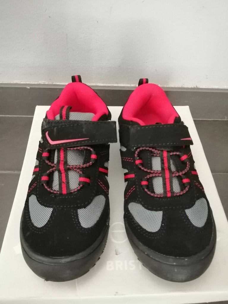 Nieuwe sportschoenen maat 32, Kinderen en Baby's, Nieuw, Ophalen of Verzenden, Jongen of Meisje, Sportschoenen