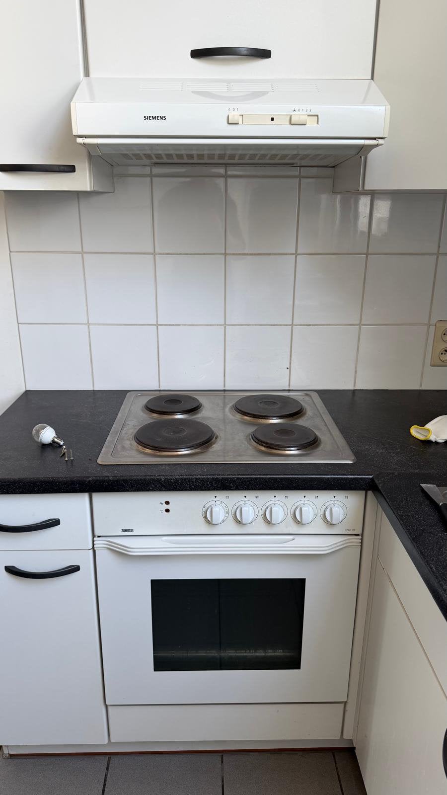 Oven en kookplaat zanussi met dampkap siemens, Enlèvement, Utilisé, Blanc