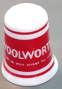dés a coudre publicitaire wolworth (13), Collections, Dés à coudre, Enlèvement ou Envoi, Comme neuf, Porcelaine