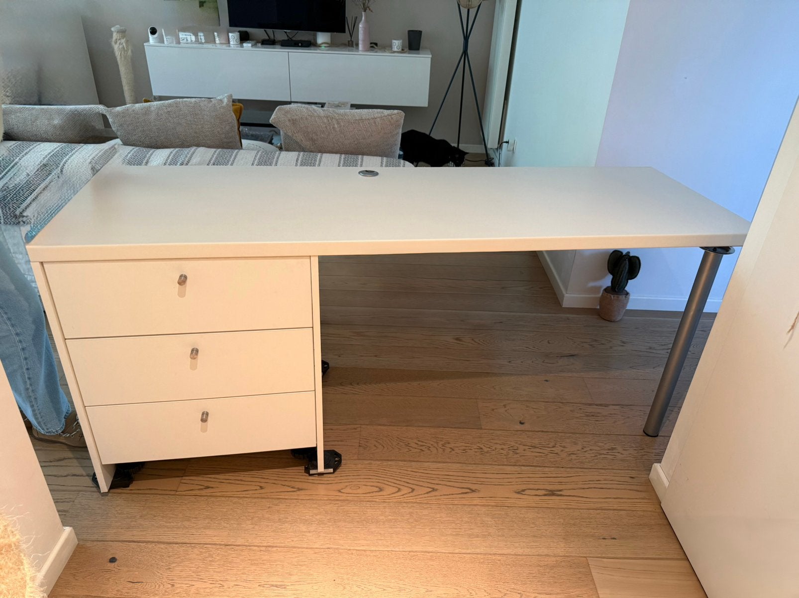 Maatwerk bureau in witte uitvoering, Enlèvement, Comme neuf