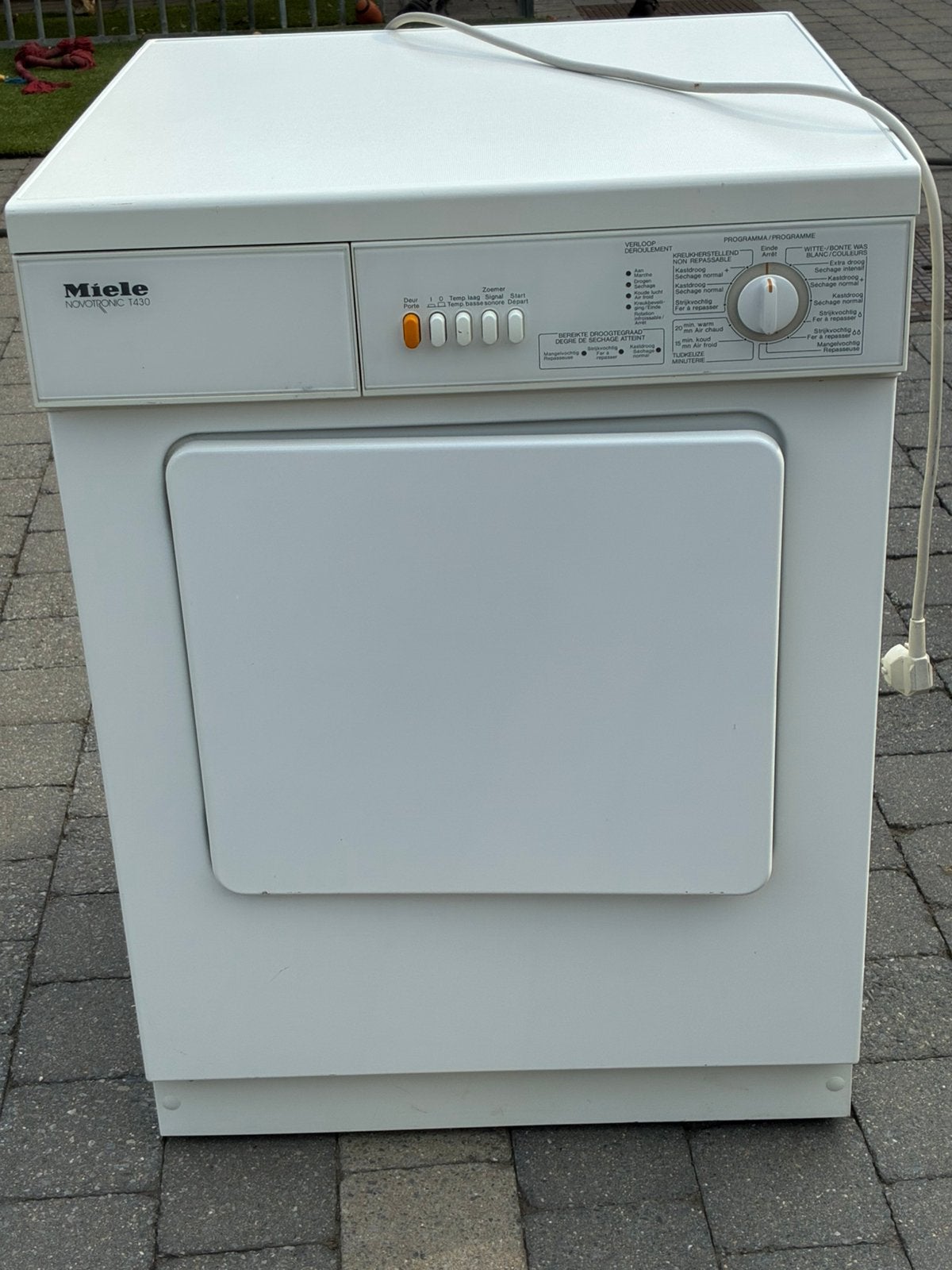 Droogkast Miele Novotronic 1430, Elektronische apparatuur, Ophalen, Gebruikt, Luchtafvoer, 4 tot 6 kg